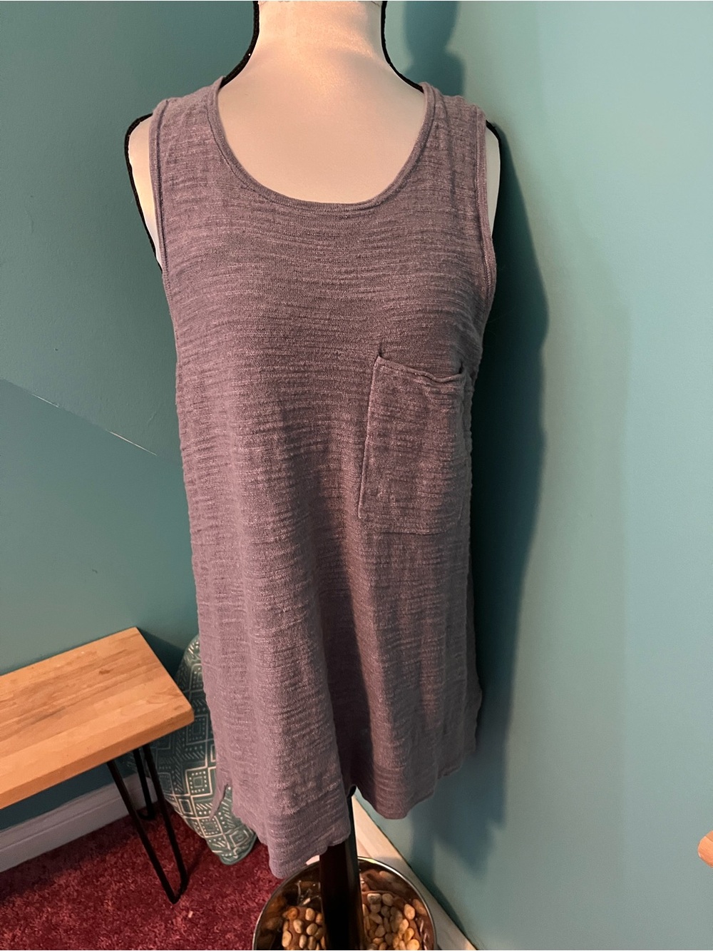 Athleta Heathered Gray Scoop Neck Tunic Tank with front pocket